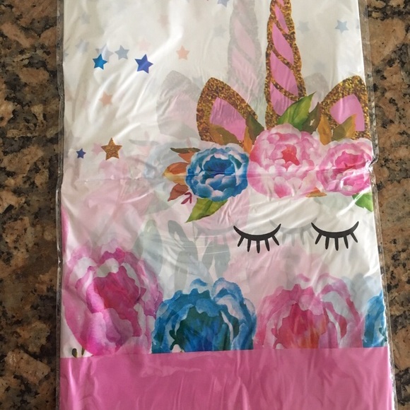 Unicorn Party Supplies for 16 - Picture 7 of 8